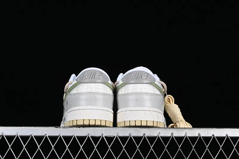 All Categories Nk SB Dunk Series Nk SB Dunk Low Low-top sneakers Nk Dunk Low Panda Prank-Tide SB strappy low-top casual sneakers DV0833-100